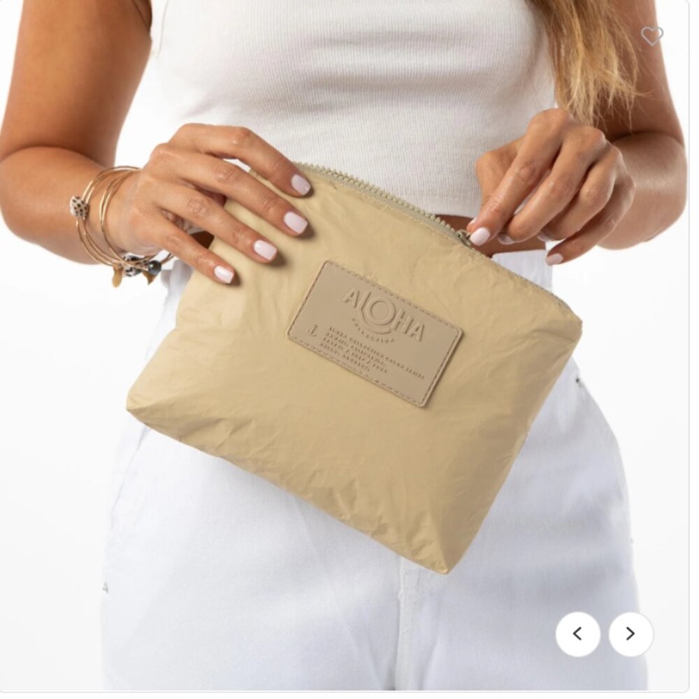 ALOHA Collection Small Pouch Monochrome in Dune/Tan